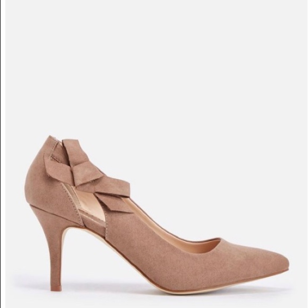 JustFab Carletta 3” heel with bow accent taupe 8.5